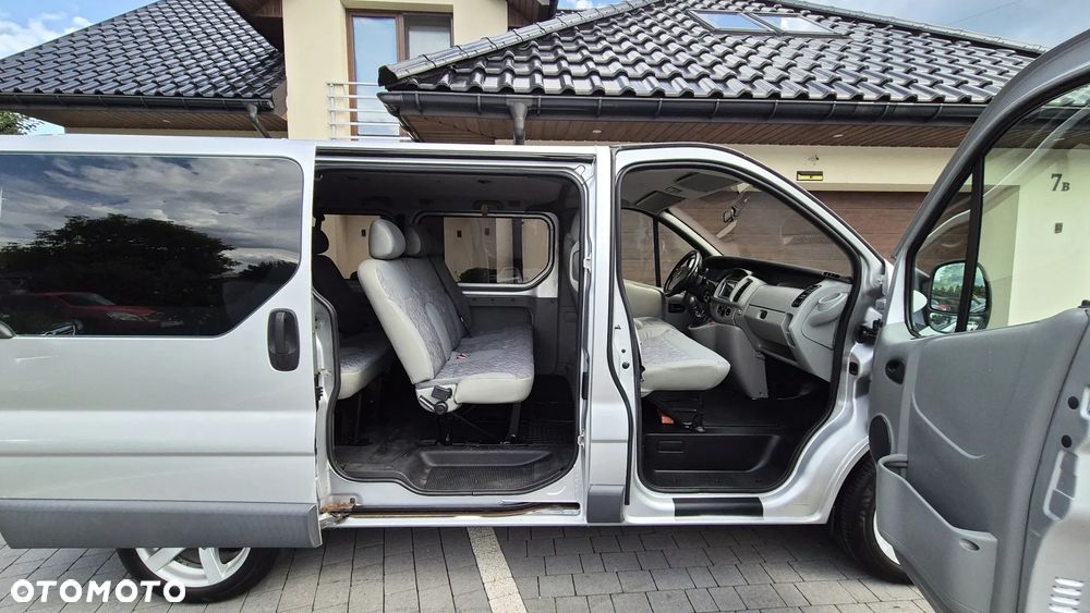 Opel Vivaro Tour - 16