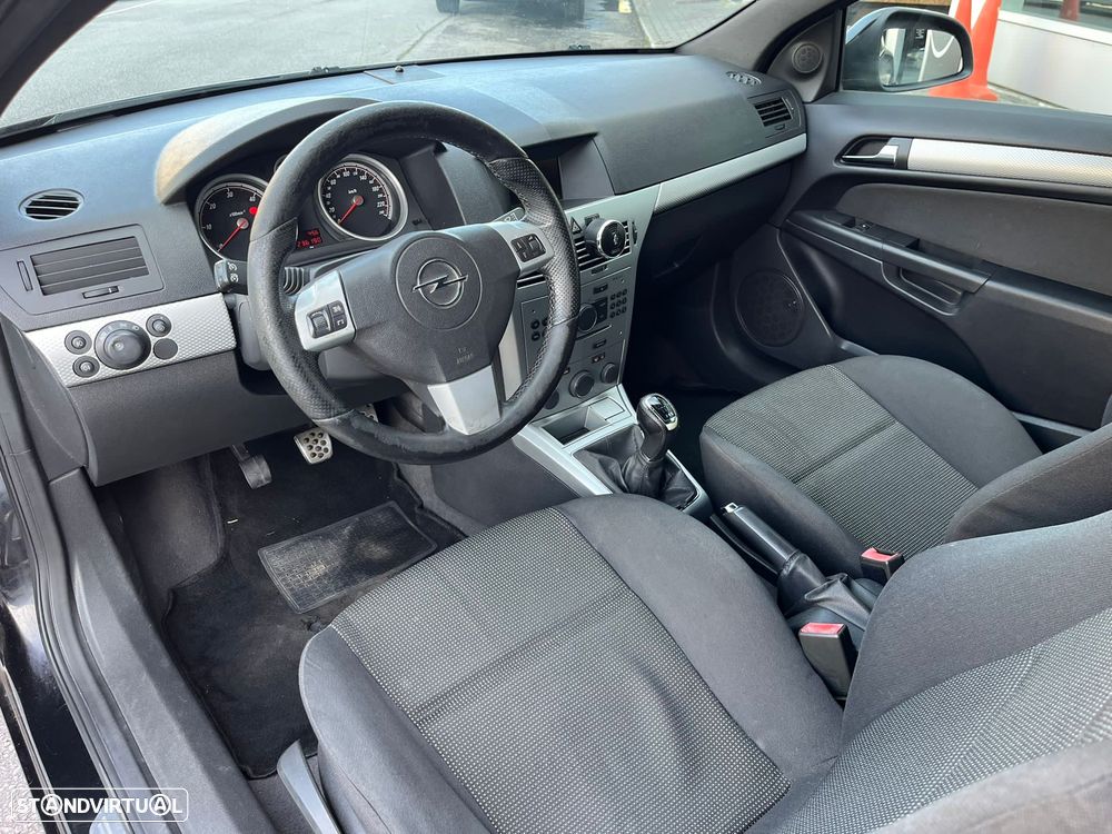 Opel Astra GTC Sport Van - 9