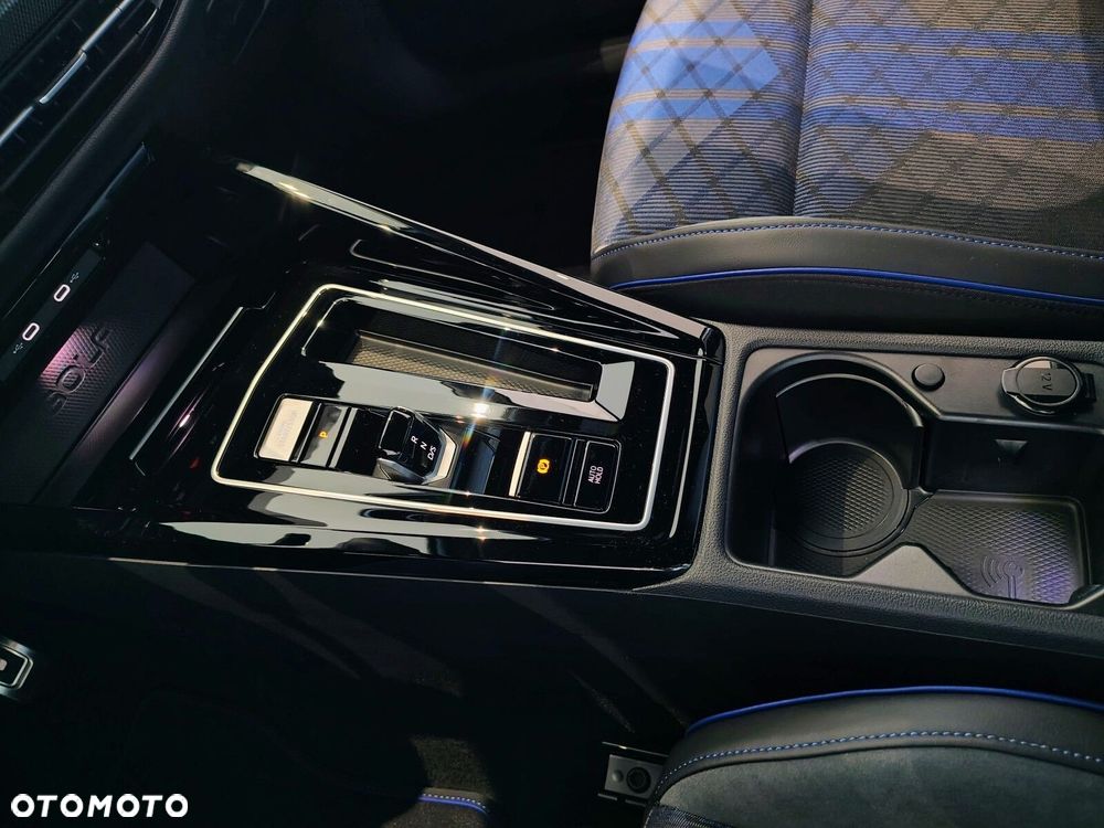 Volkswagen Golf - 21
