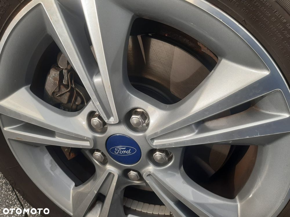 Ford Focus - 36