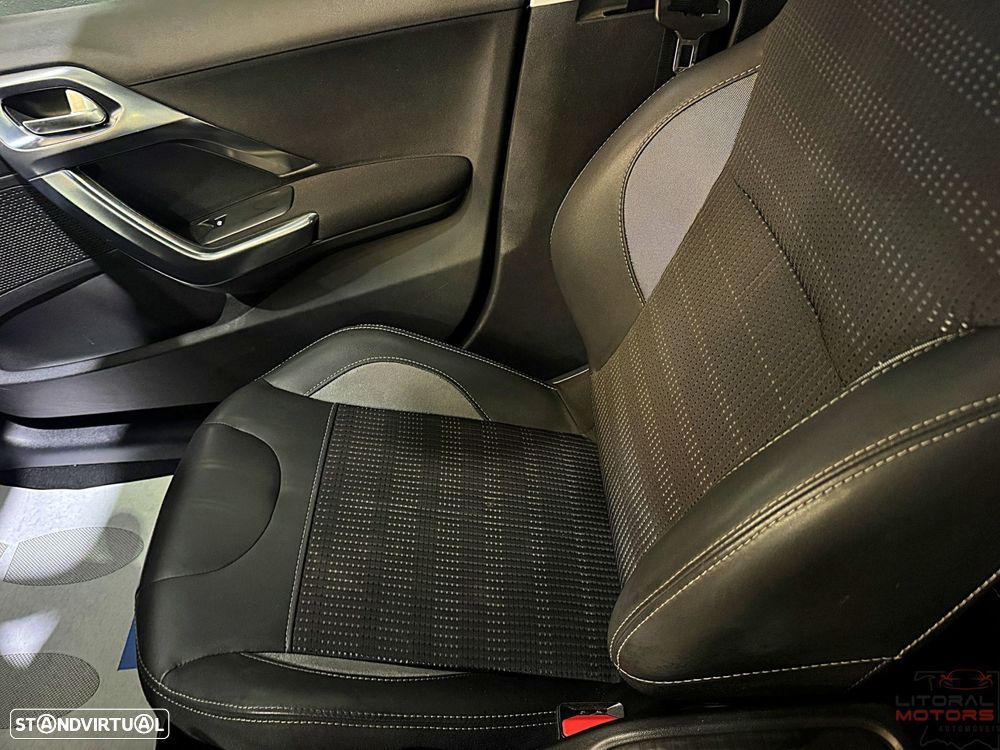 Peugeot 2008 PureTech 130 Allure - 21