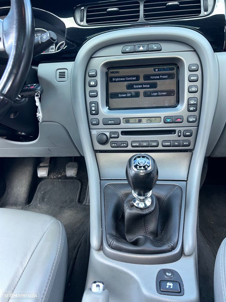 Jaguar X-Type 3.0 V6 Executive - 15