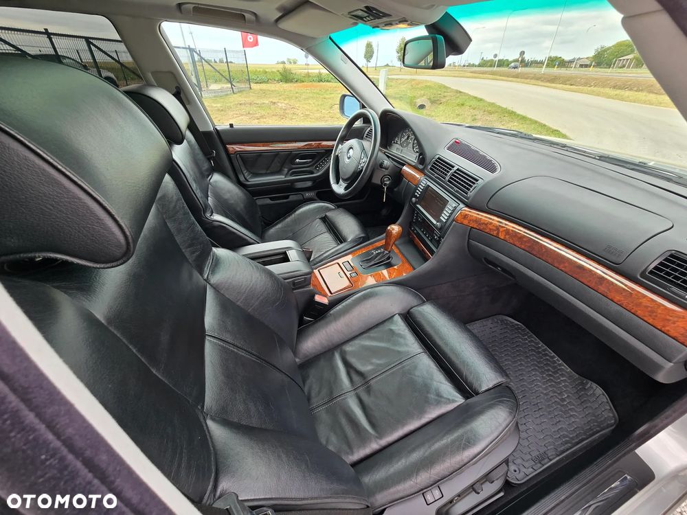 BMW Seria 7 - 27
