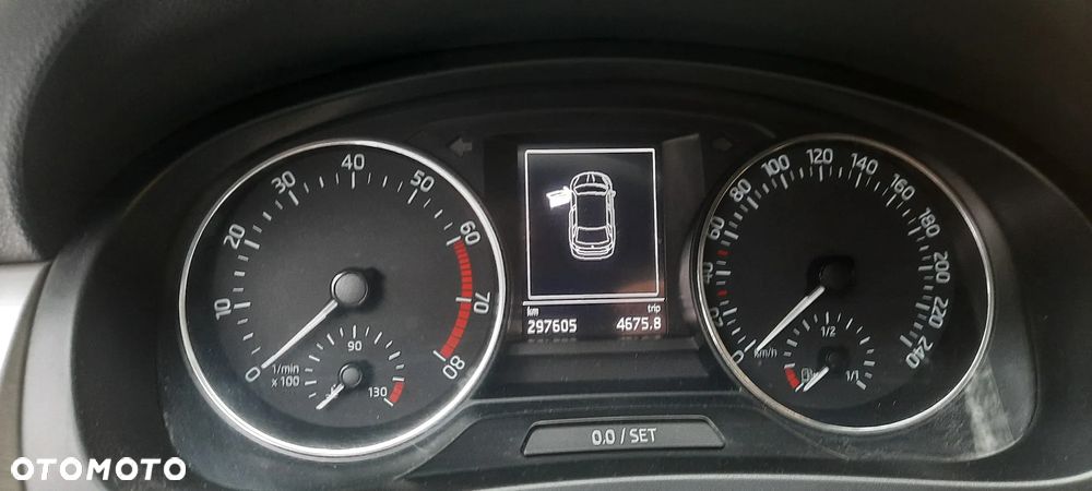 Skoda RAPID 1.2 TSI Ambition - 8
