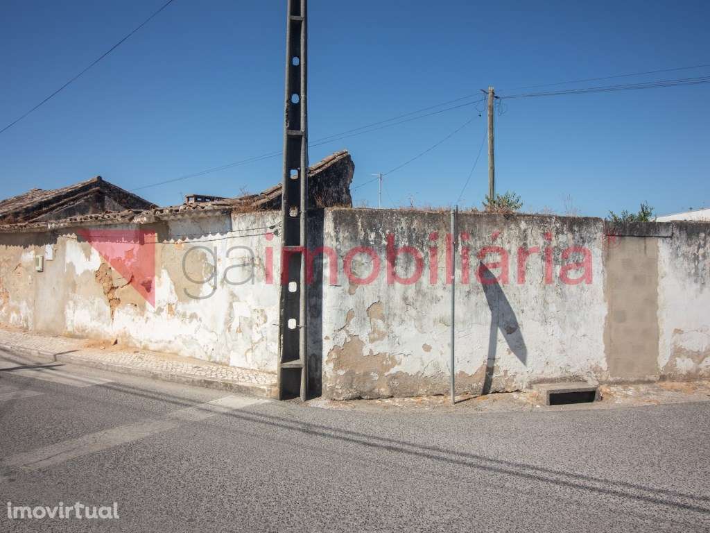 Moradia para Renovar - Grande imagem: 4/16