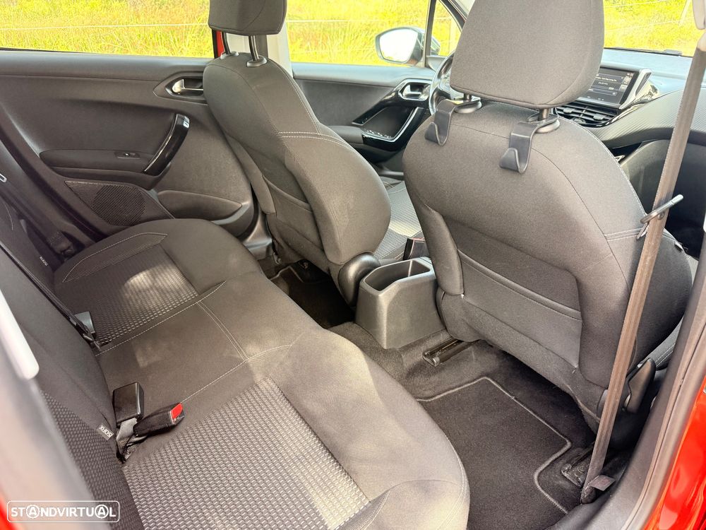 Peugeot 208 1.2 PureTech Allure - 15