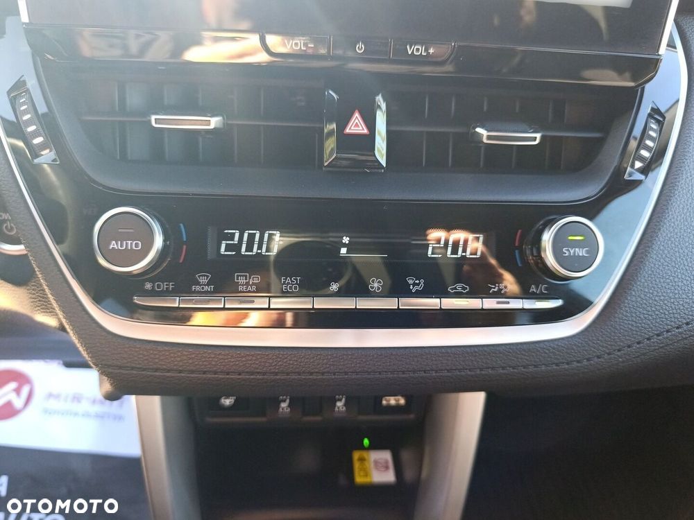 Toyota Corolla Cross - 30