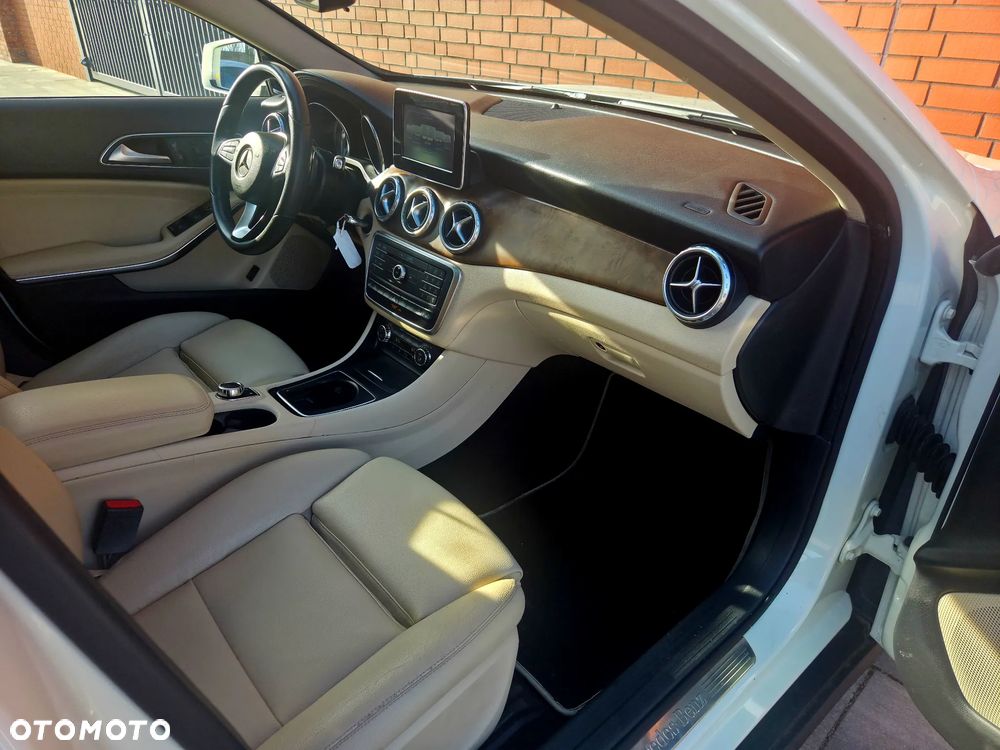 Mercedes-Benz GLA 250 4Matic 7G-DCT AMG Line - 6