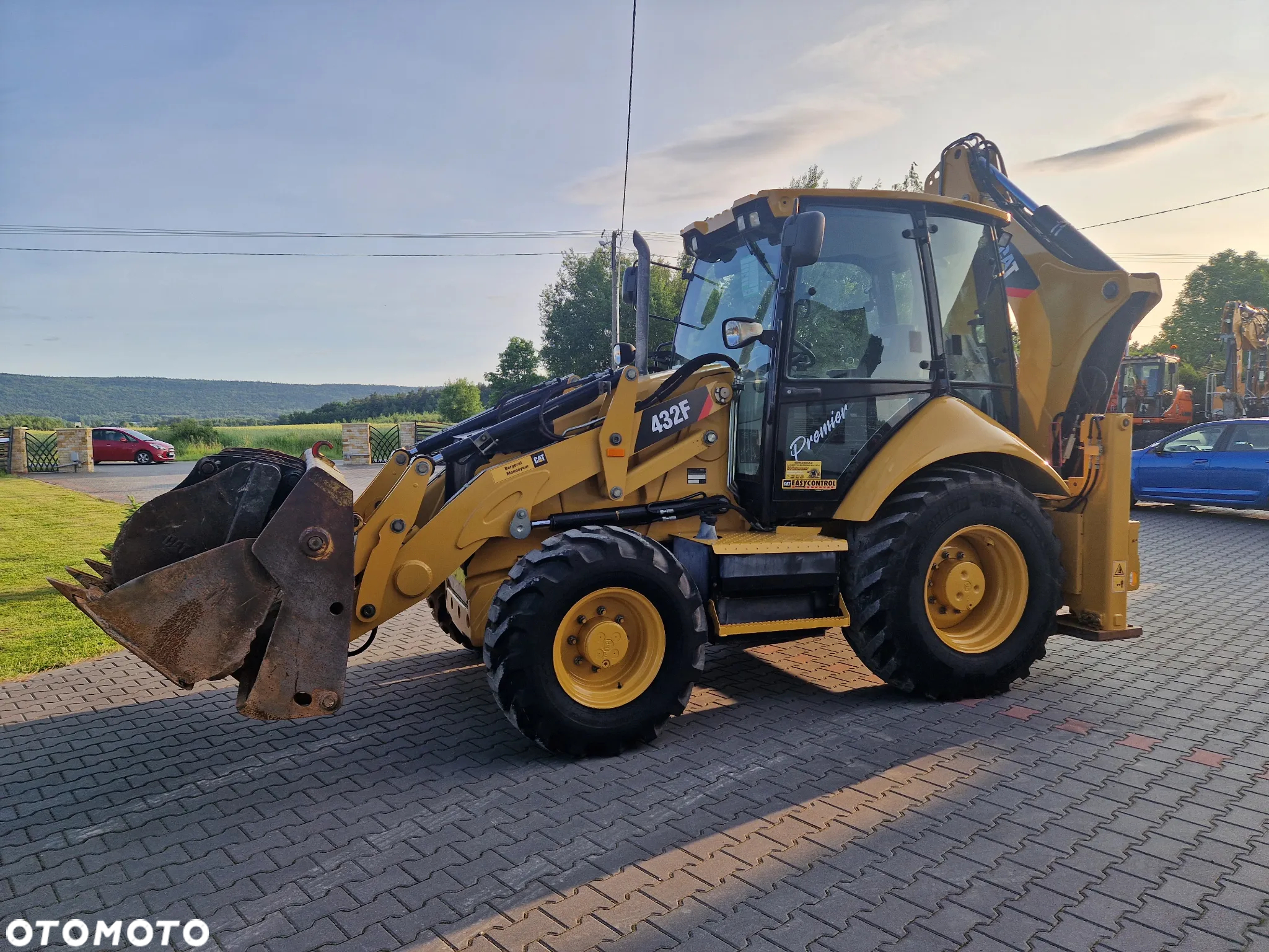 Caterpillar 432F - 4