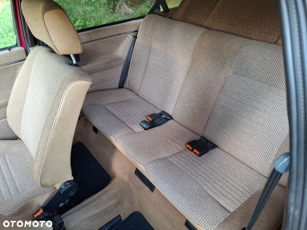 Volkswagen Golf 1.3 CL - 23