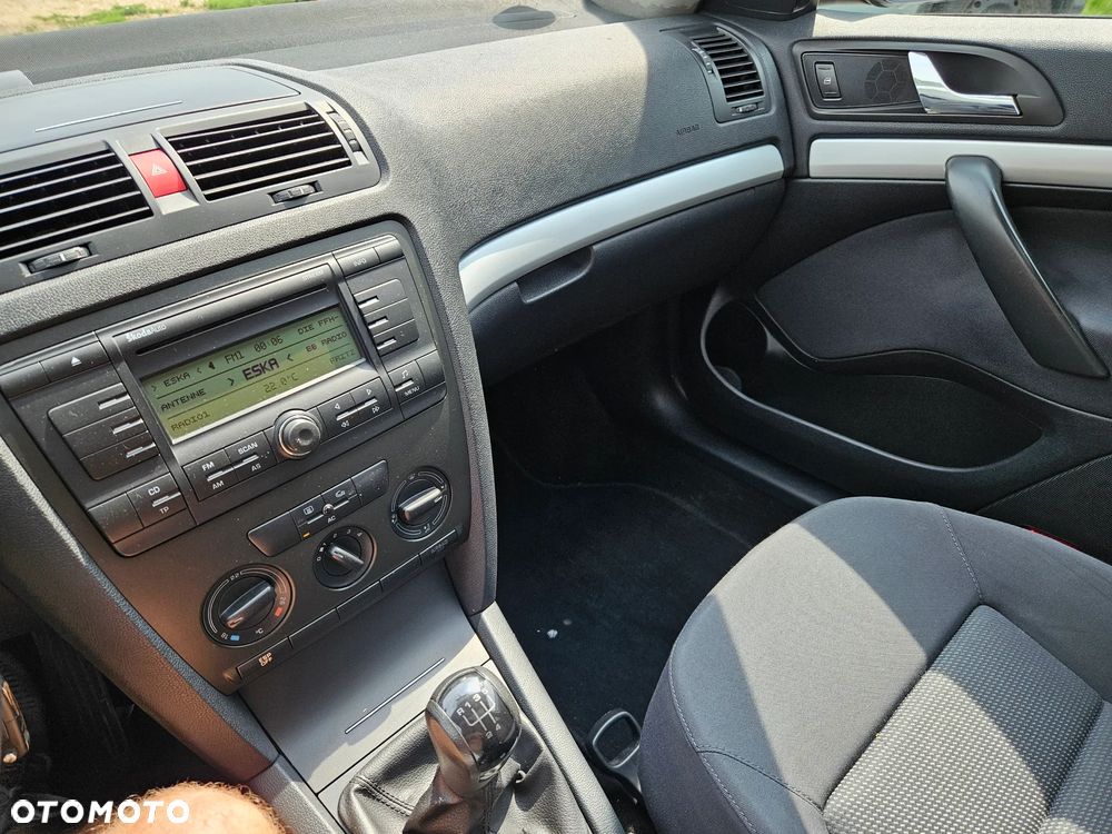 Skoda Octavia Combi 1.6 FSI Ambiente - 15