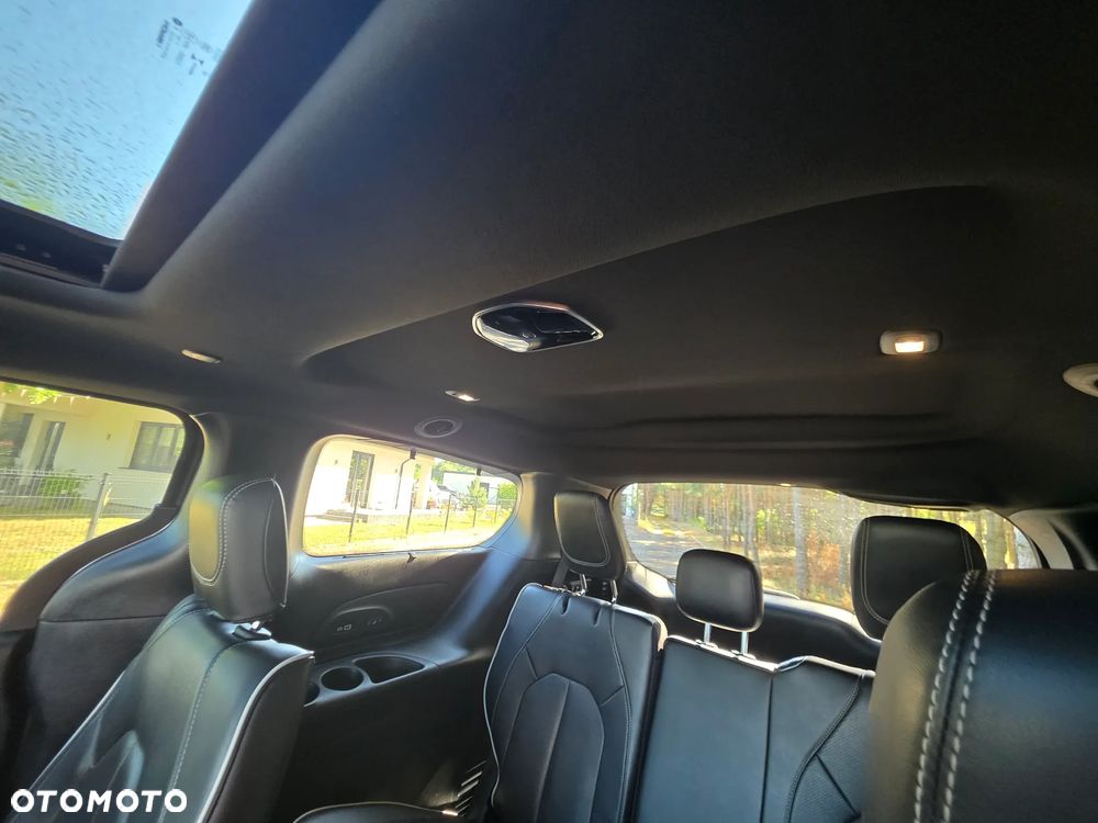 Chrysler Pacifica - 20