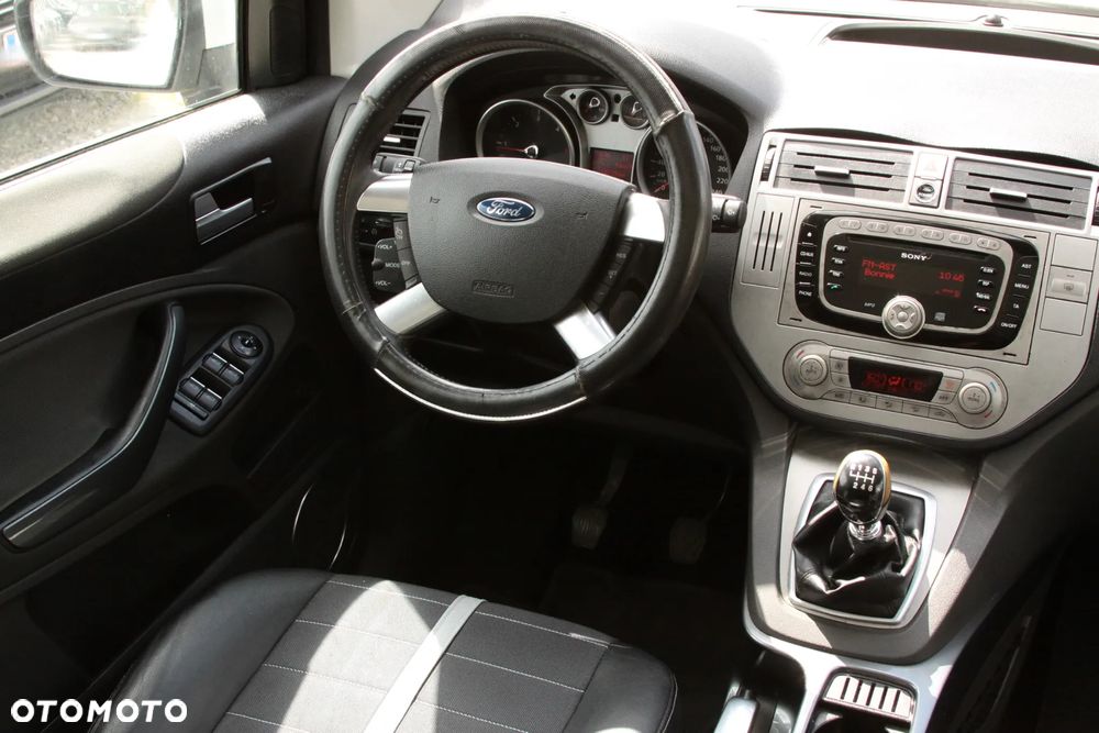 Ford Kuga 2.0 TDCi 2x4 Titanium - 13