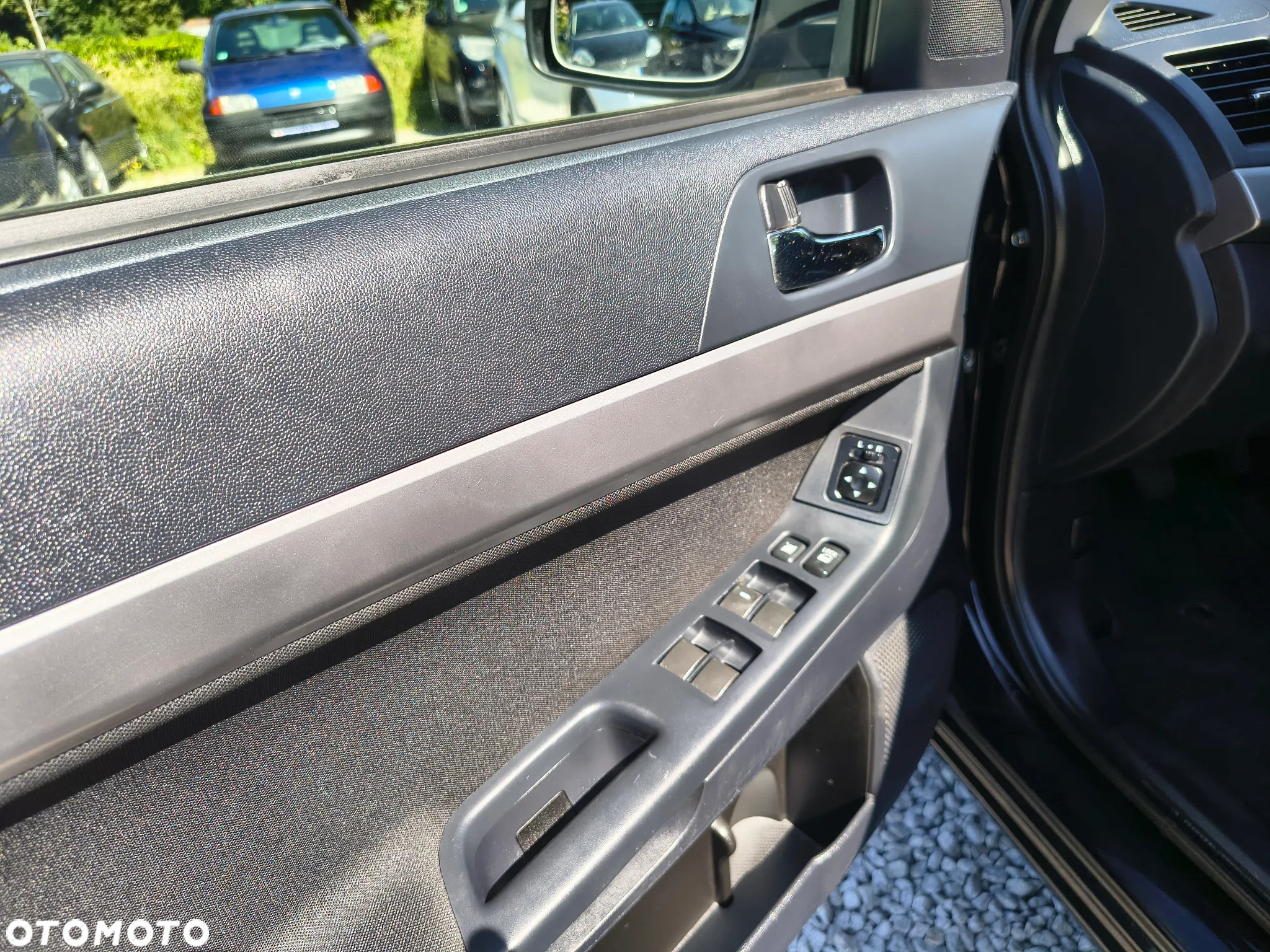 Mitsubishi Lancer 1.5 Invite - 18