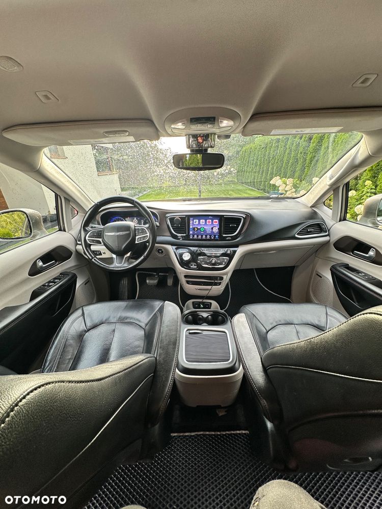 Chrysler Pacifica - 7