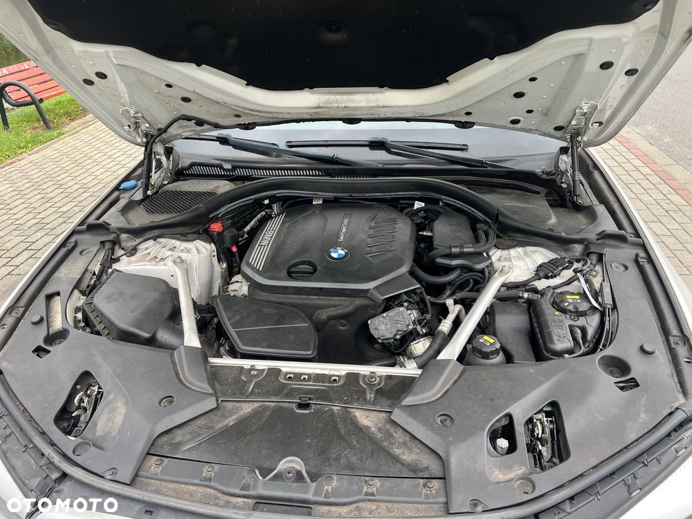 BMW Seria 5 520d M Sport - 24