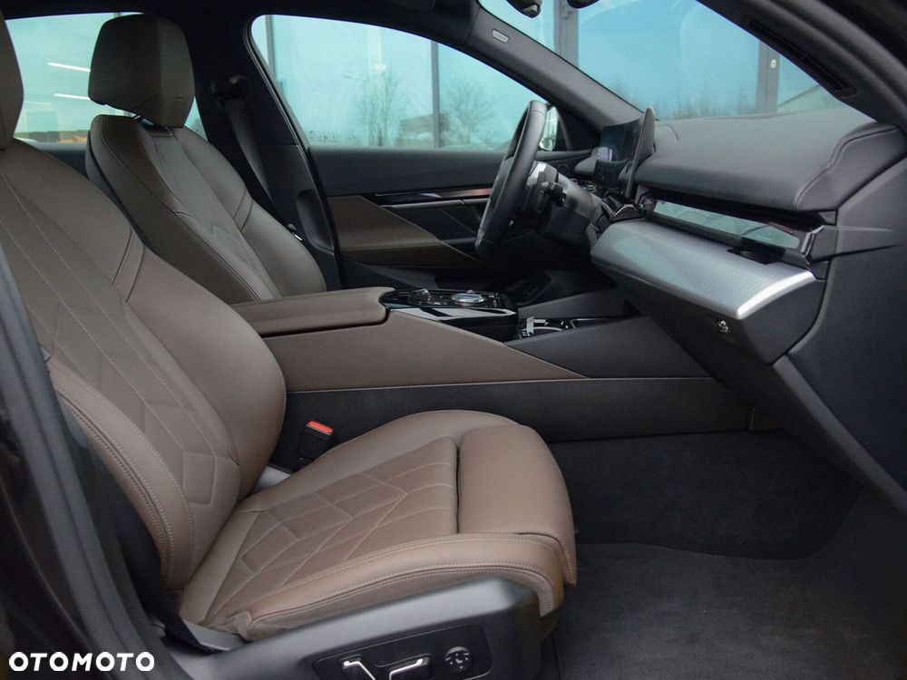 BMW Seria 5 - 26