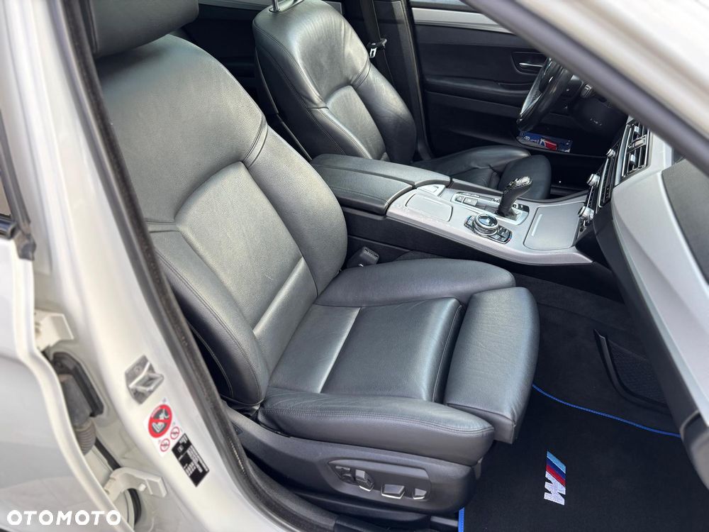 BMW Seria 5 520d M Sport - 29