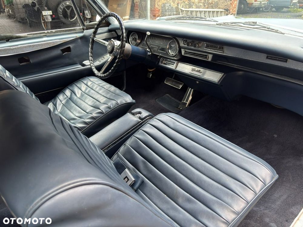 Cadillac Deville - 31