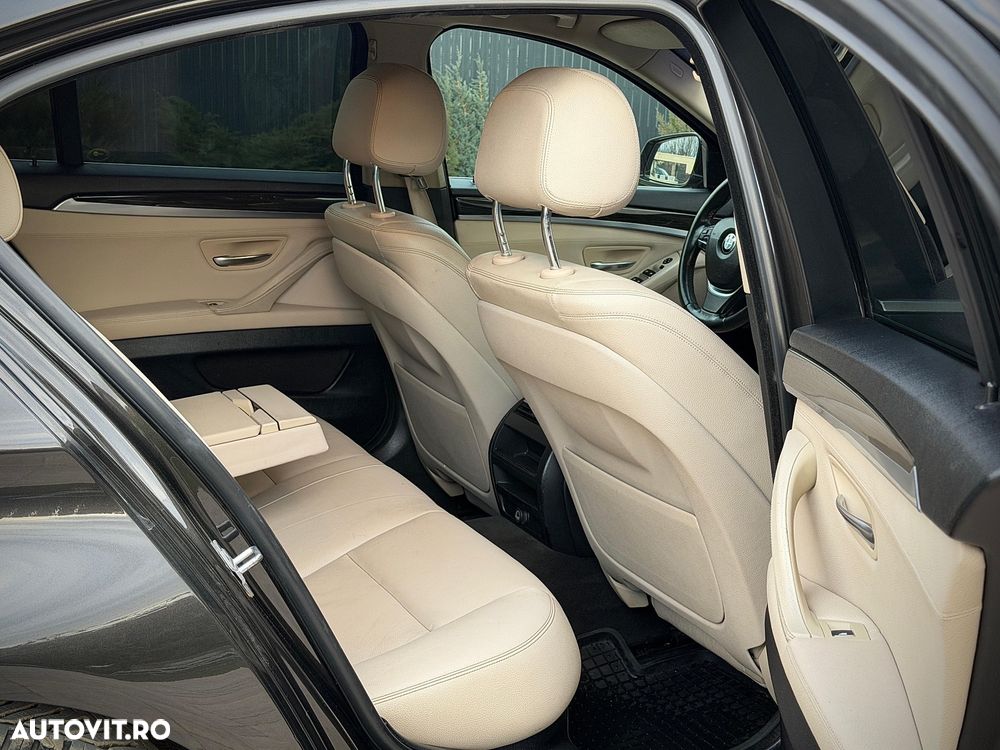 BMW Seria 5 520d Aut. Luxury Line - 16