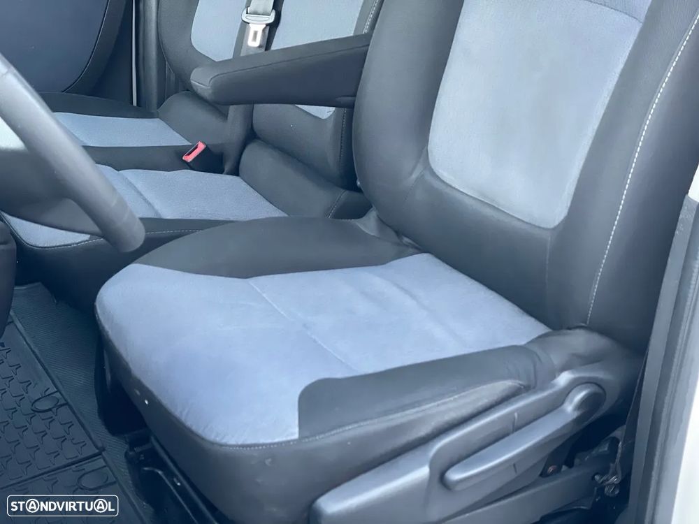 Opel Vívaro 1.6 CDTi 120HP 3L - 21