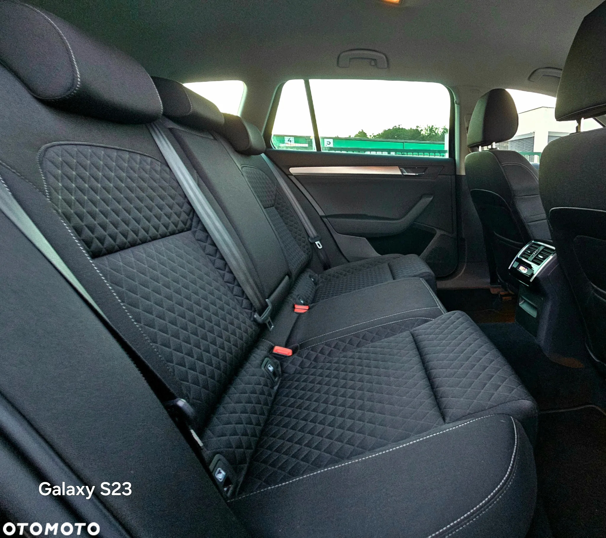 Skoda Superb Combi 2.0 TDI DSG Style - 17