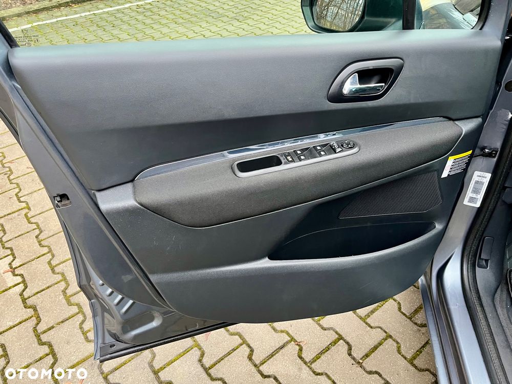 Peugeot 5008 HDI FAP 150 Allure - 20