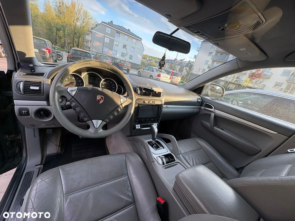 Porsche Cayenne - 6