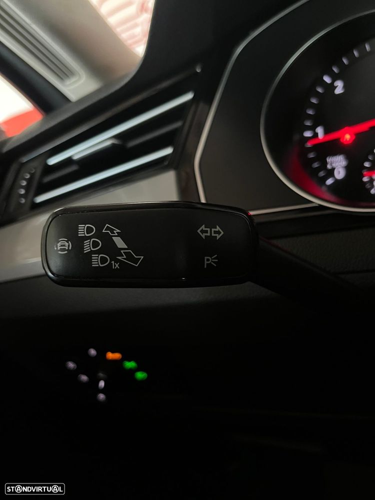 VW Passat Variant 2.0 TDI Elegance DSG - 20