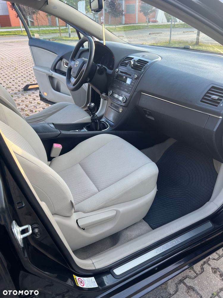 Toyota Avensis 2.0 D-4D 2010 - 10
