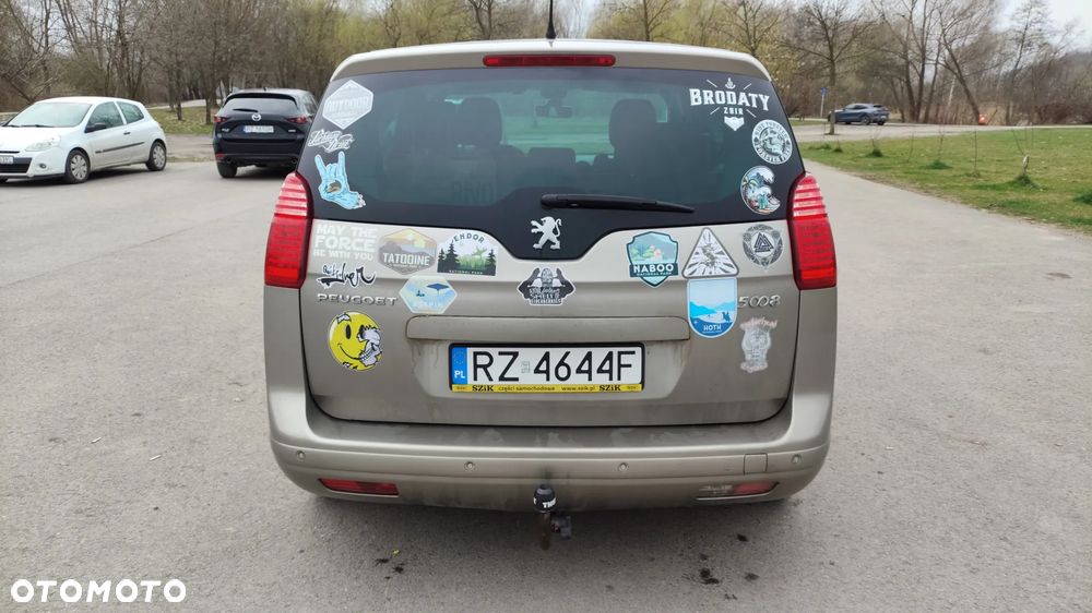 Peugeot 5008 1.6 THP Family - 6