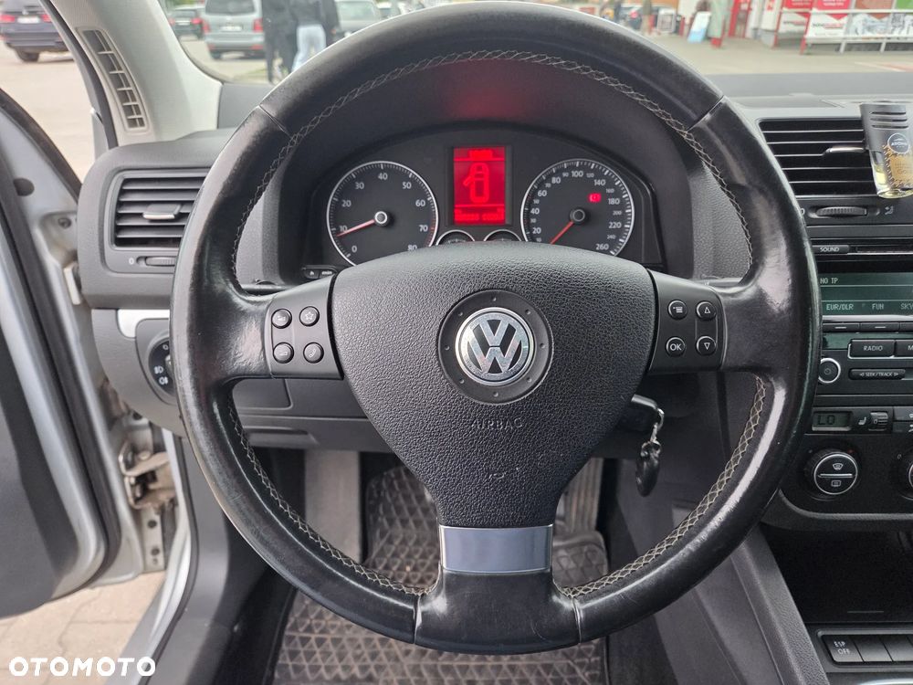 Volkswagen Golf 1.6 United - 13