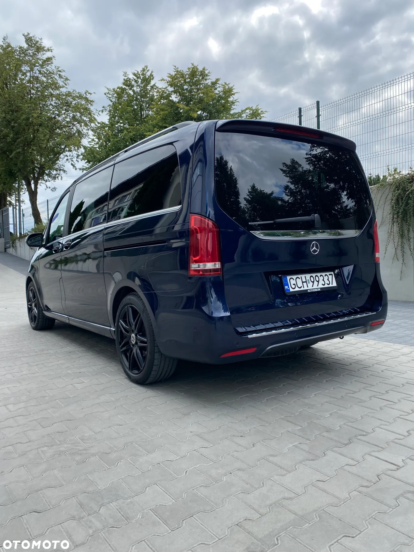 Mercedes-Benz Klasa V 300 d 4-Matic Avantgarde 9G-Tronic (d³ugi) - 2