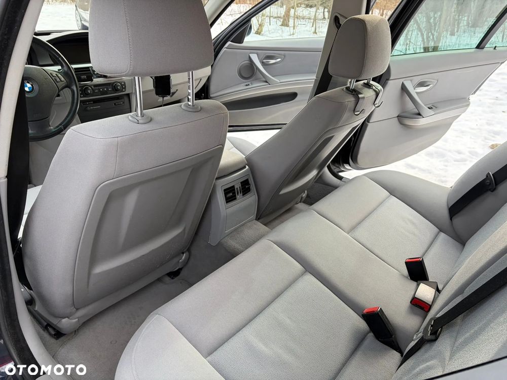 BMW Seria 3 318i - 12