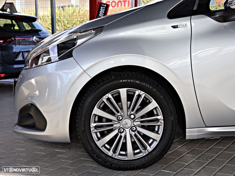 Peugeot 208 1.6 BlueHDi Style - 12