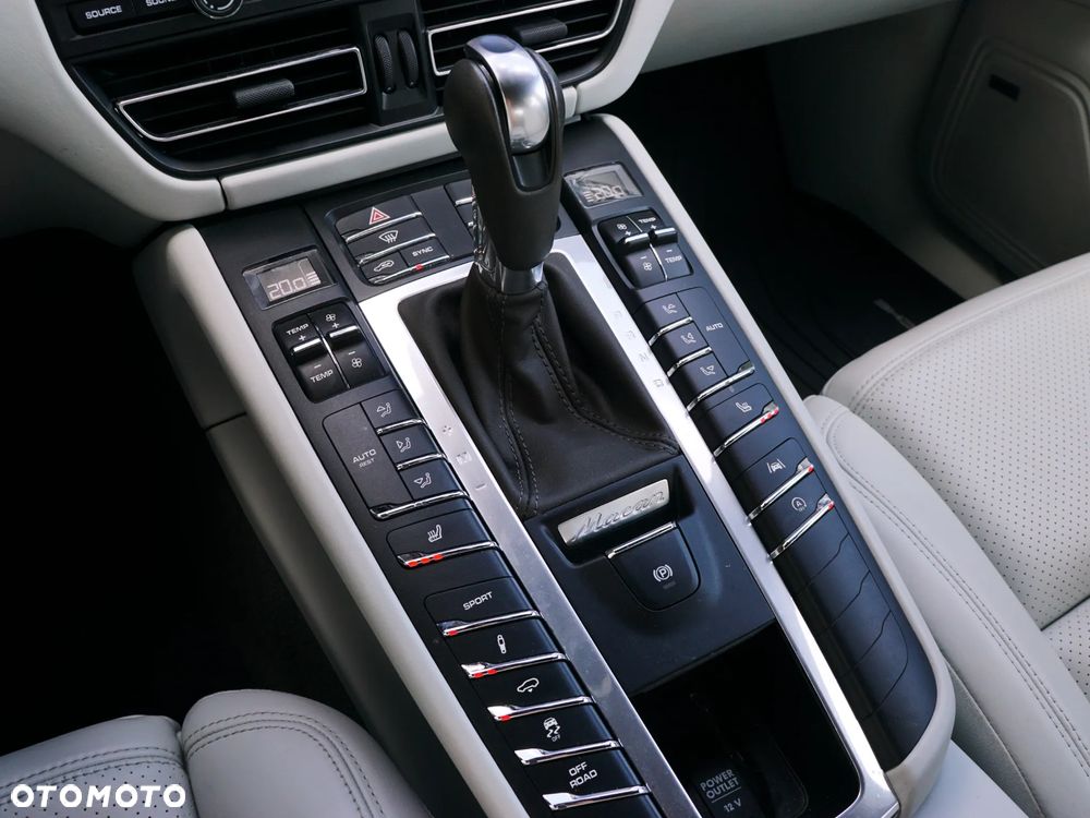 Porsche Macan S - 19