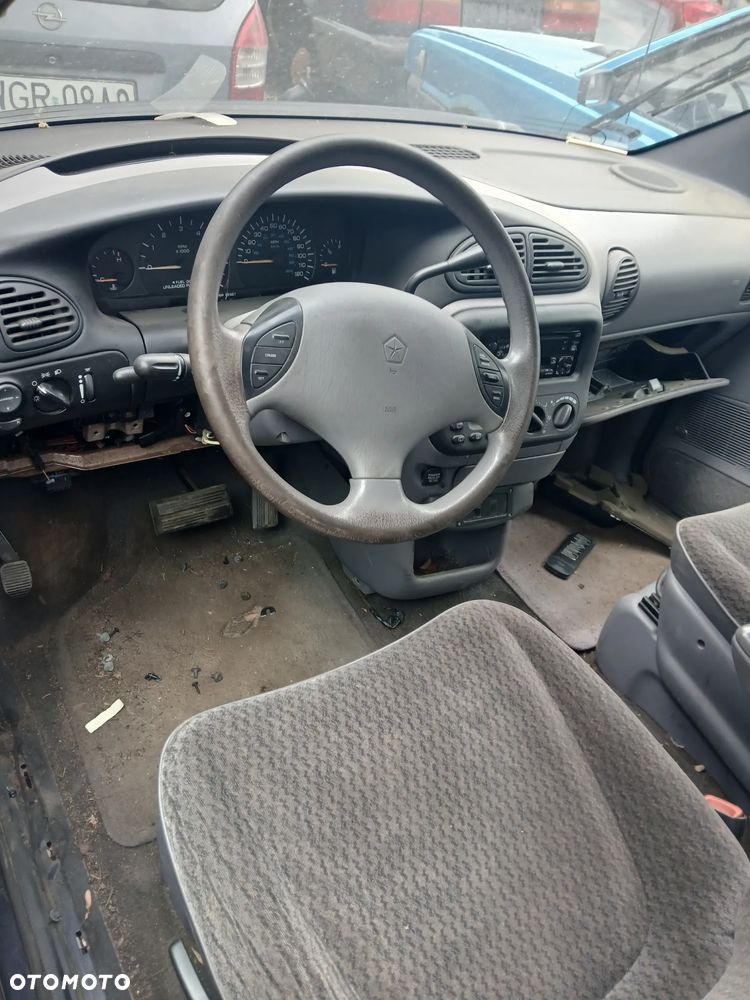 chrysler voyager III maska zderzak lampa grill błotnik drzwi zbiornik paliwa szyba lusterko klamka - 3