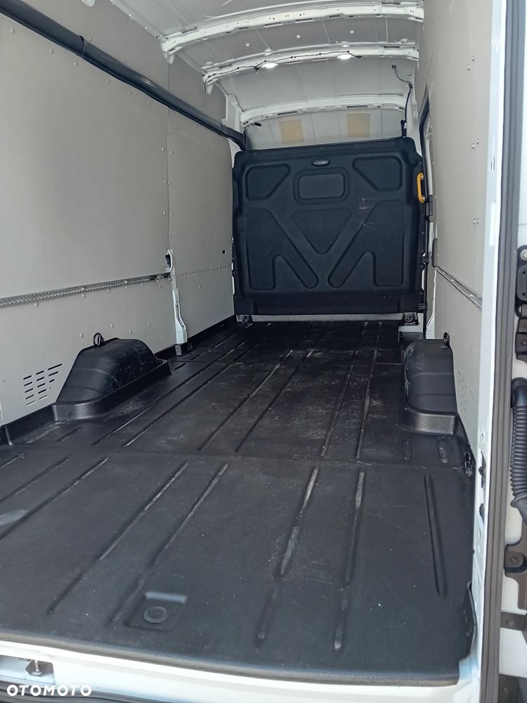 Ford Transit Trend - 10