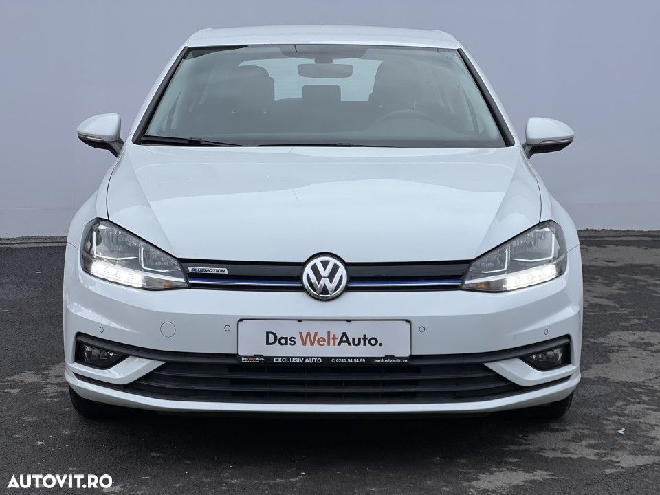 Volkswagen Golf - 25