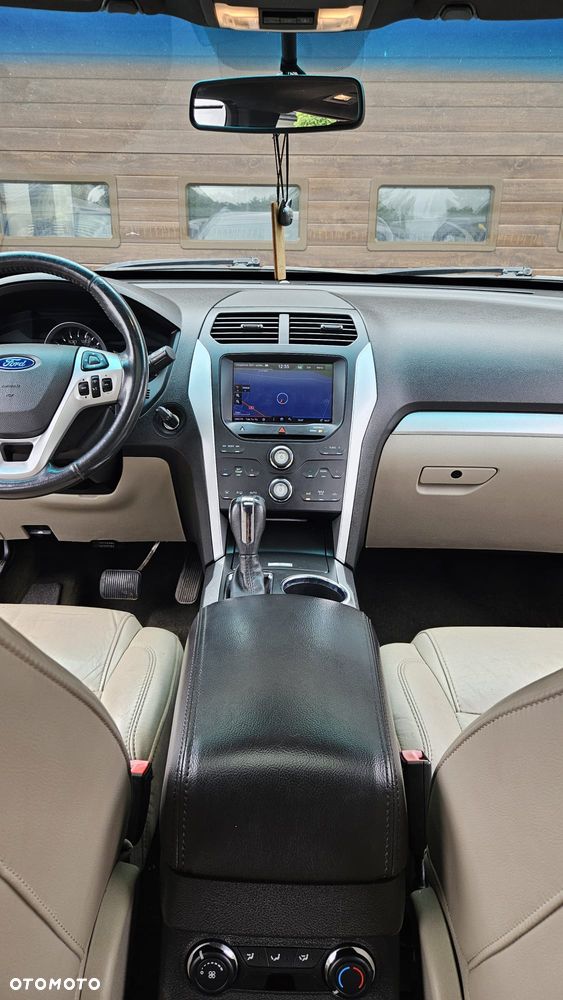 Ford Explorer - 13