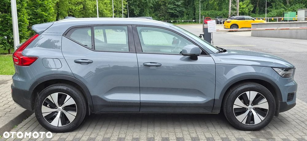 Volvo XC 40 T3 Momentum Pro - 3