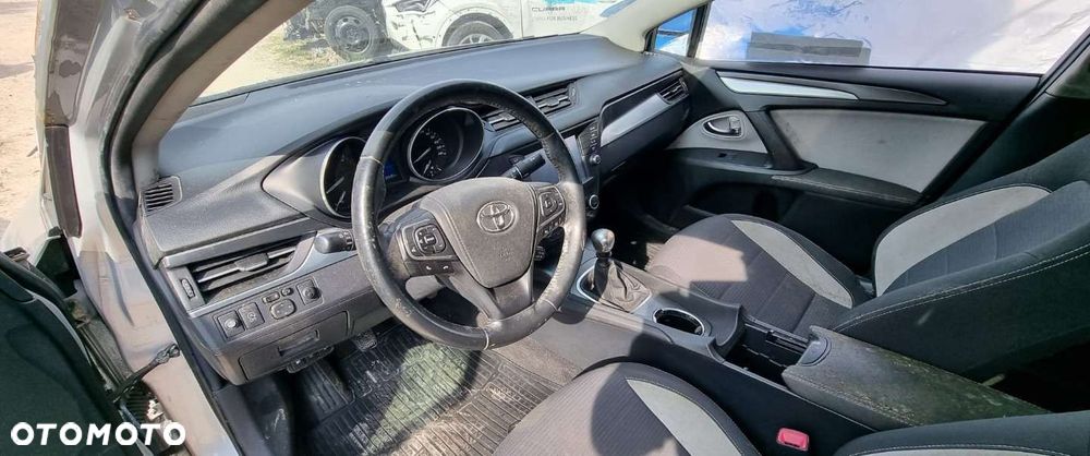 Toyota Avensis - 11