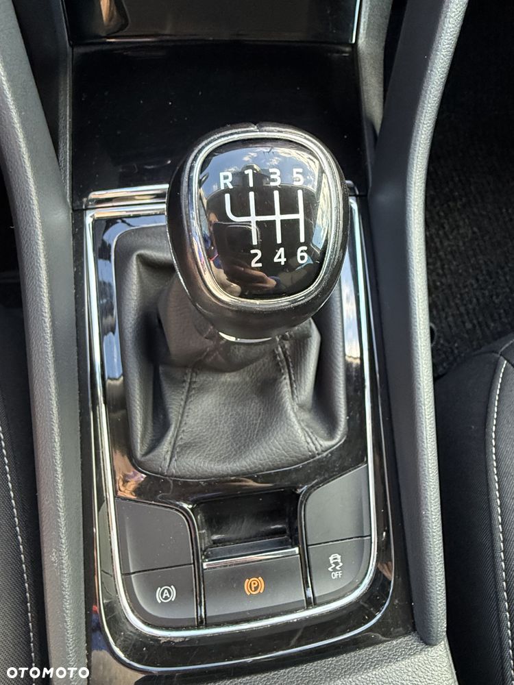 Skoda Karoq 1.0 TSI Selection - 32