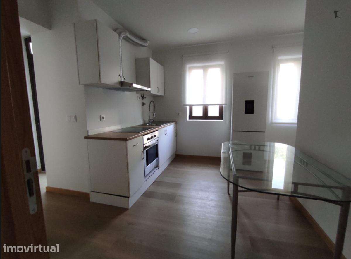 Quarto - localizado em Guimaraes - Grande imagem: 4/7