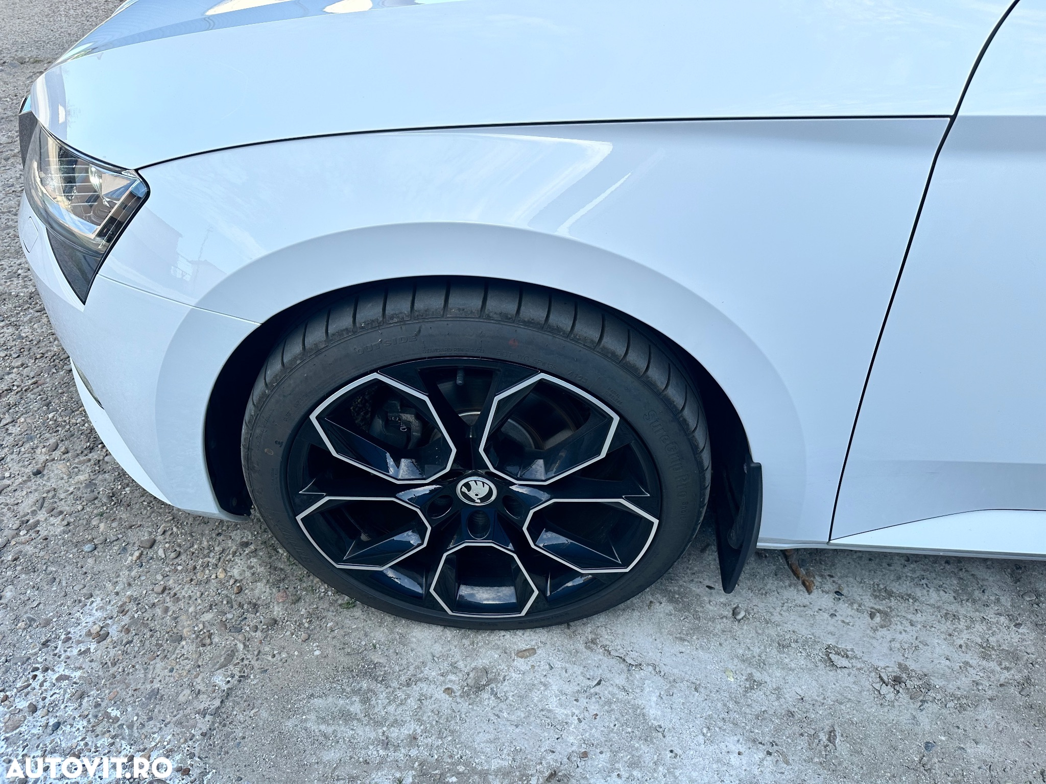 Skoda Superb 2.0 TDI SportLine - 14