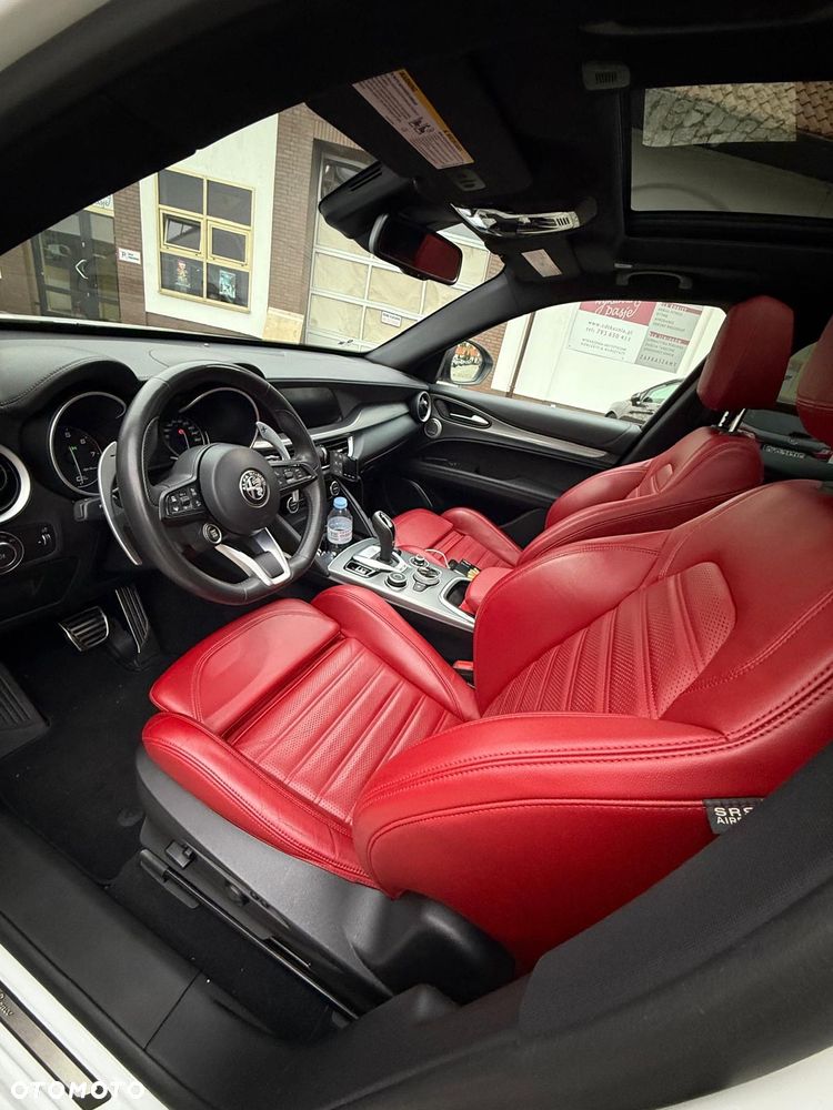 Alfa Romeo Stelvio 2.0 Turbo 16V AT8-Q4 Veloce - 5