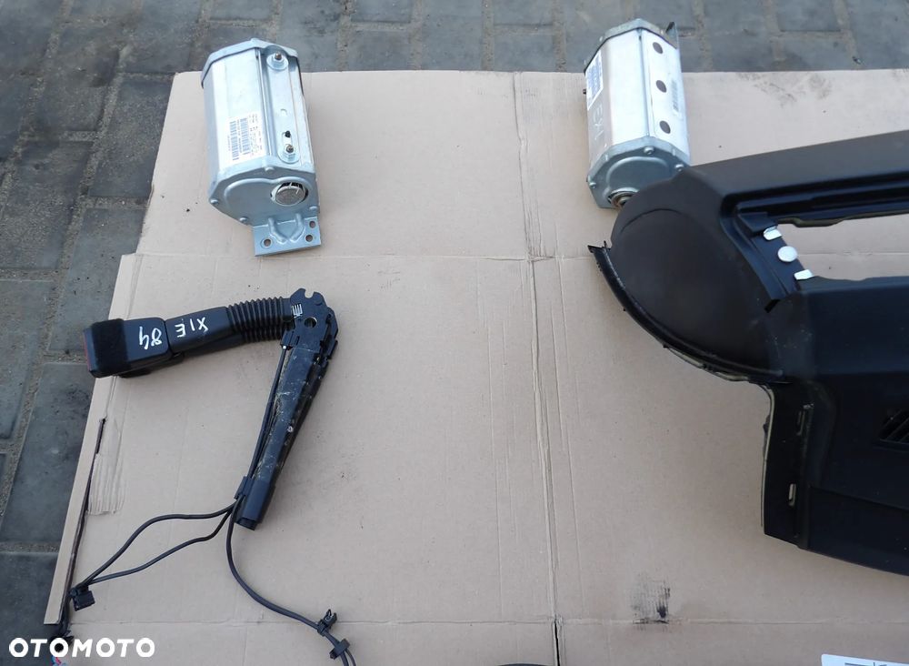 BMW - E90,E91 - DESKA ROZDZIELCZA - KOKPIT - KONSOLA - POD NAWIGACJĘ - PODUSZKA KIEROWCY I PASAŻERA - NAPINACZE - DEMONTAŻ - ORYGINAŁ - 9120325 - 4