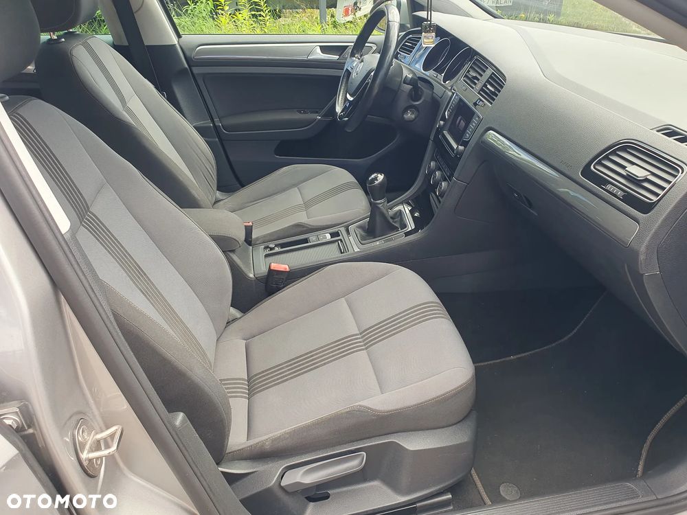 Volkswagen Golf 1.2 TSI BMT Trendline Perfectline - 11