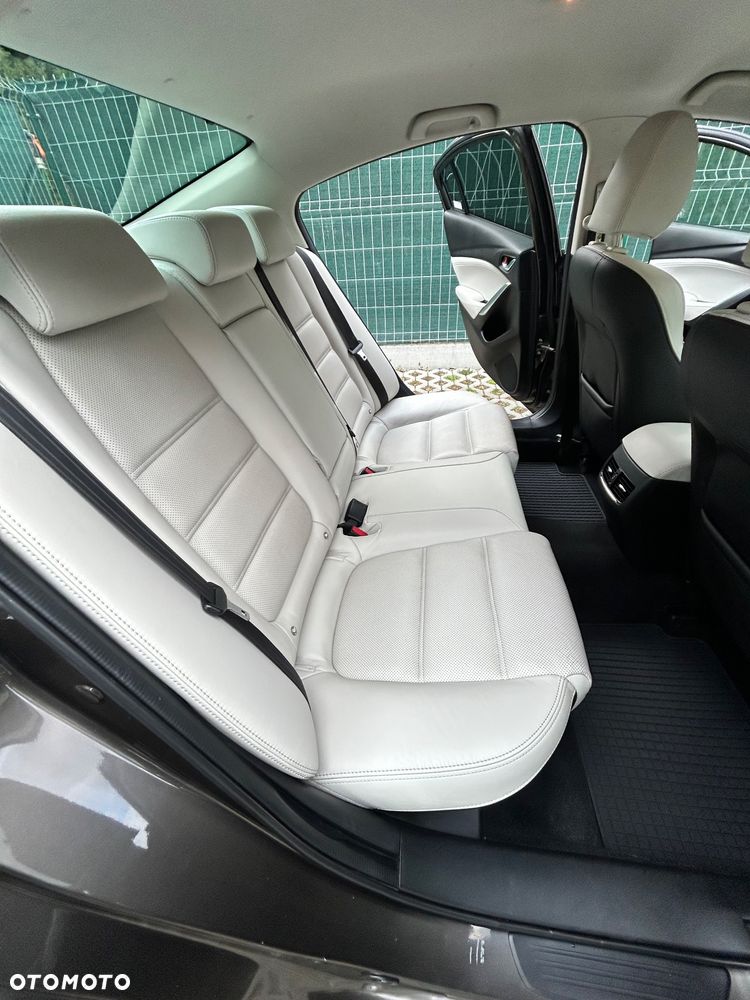 Mazda 6 - 11
