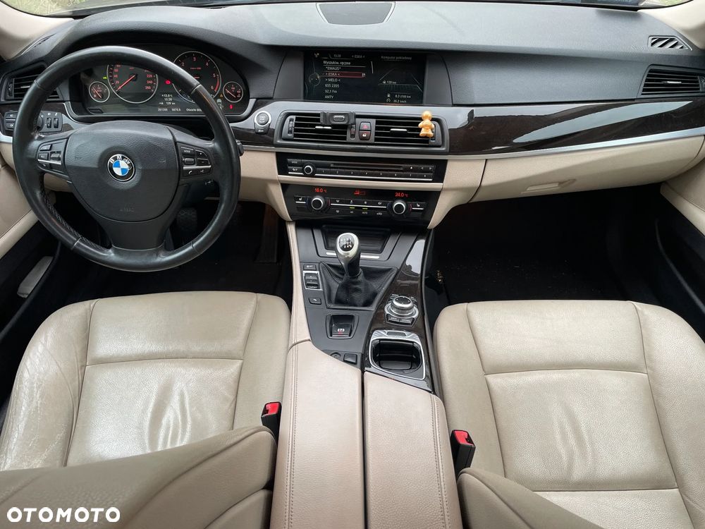 BMW Seria 5 520d Touring - 8